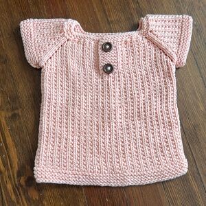 Baboo hand knitted top for babies. Hand knitted in Turkey.